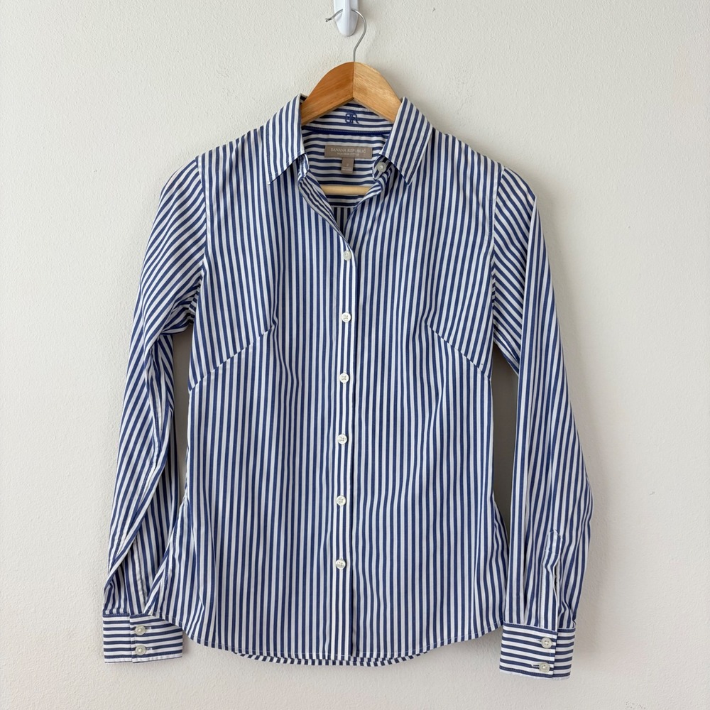 Banana Republic Coastal Preppy Button Up Shirt Blue White Stripe Womens 2